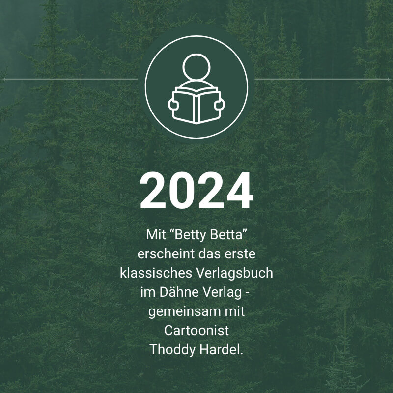 Ein weißes Symbol, das eine lesende Person darstellt, über einem Text zur Veröffentlichung von „Betty Betta“ im Jahr 2024 des Cartoonisten Thoddy Hardel vor einem Waldhintergrund